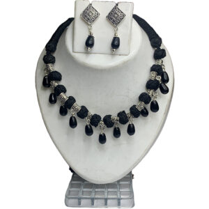 Eye-catching Necklace Set