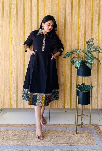 Elegant Plain Cotton 1 Piece Dress in Black with V Neck and 3/4 Sleeves for Casual Elegance