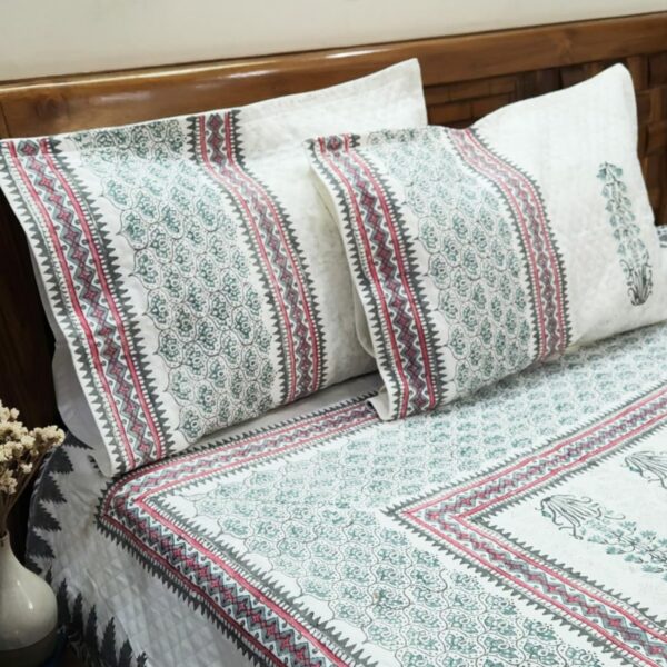 DESIGN GAATHA Off White with Pink Floral Block Printed Matelassé Diamond Quilted Cotton King Bedcover with 2 Pillow Covers (94x102 Inches) Bedcover with Pillow Cover